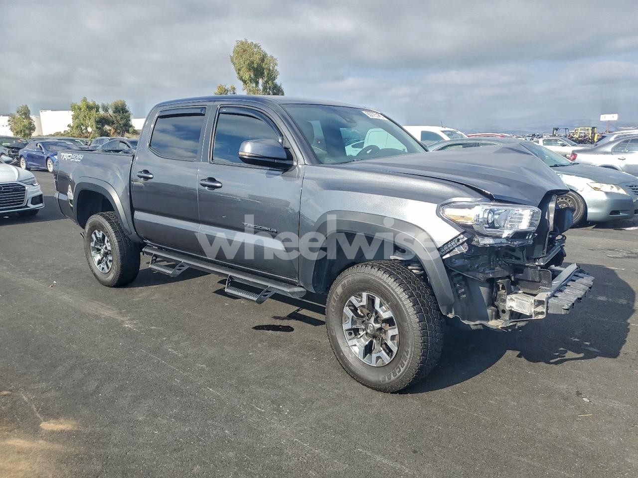 Photo 4 of 2019 TOYOTA TACOMA DOUBLE CAB (VIN 3TMCZ5AN1KM213131)