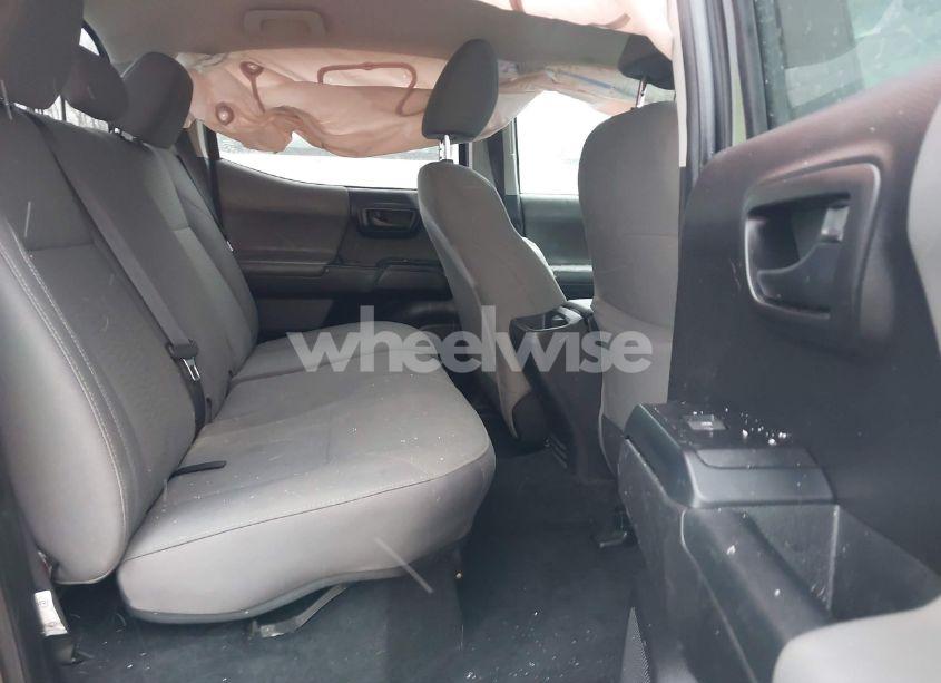 Photo 8 of 2019 Toyota Tacoma SR V6 (VIN 3TMCZ5AN1KM220984)