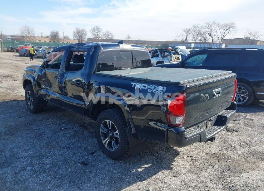 Photo 3 of 2019 Toyota Tacoma TRD SPORT (VIN 3TMCZ5AN1KM232424)