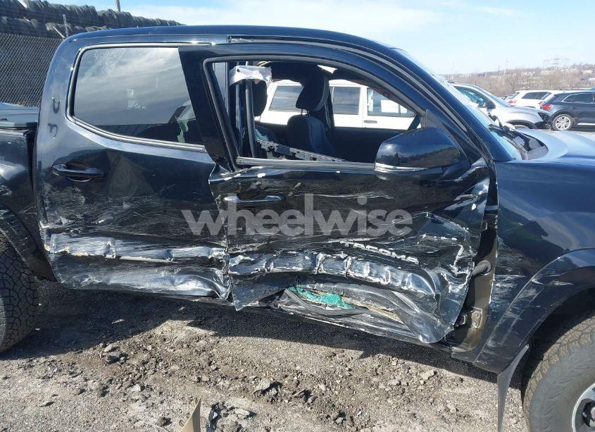 Photo 6 of 2019 Toyota Tacoma TRD SPORT (VIN 3TMCZ5AN1KM232424)