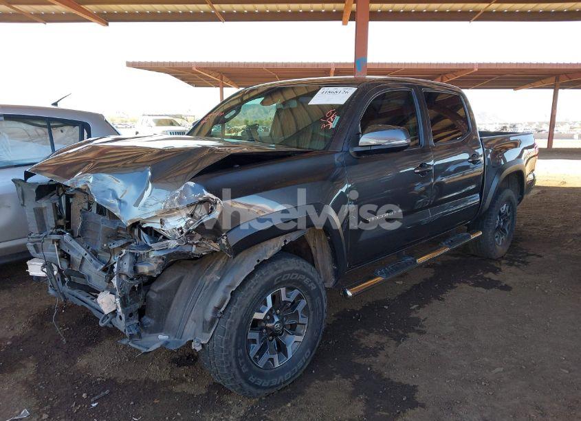 Photo 2 of 2019 Toyota Tacoma TRD OFF ROAD (VIN 3TMCZ5AN1KM254066)
