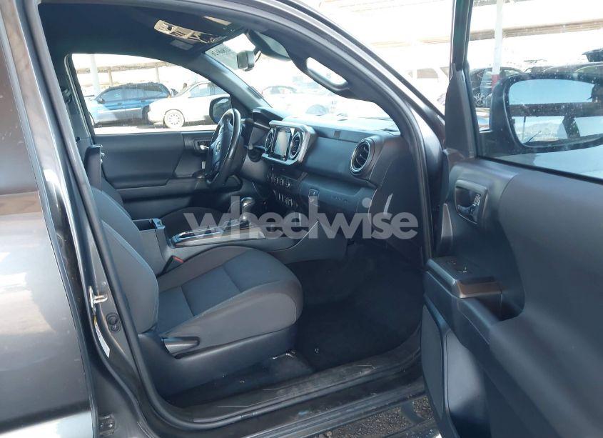 Photo 5 of 2019 Toyota Tacoma TRD OFF ROAD (VIN 3TMCZ5AN1KM254066)