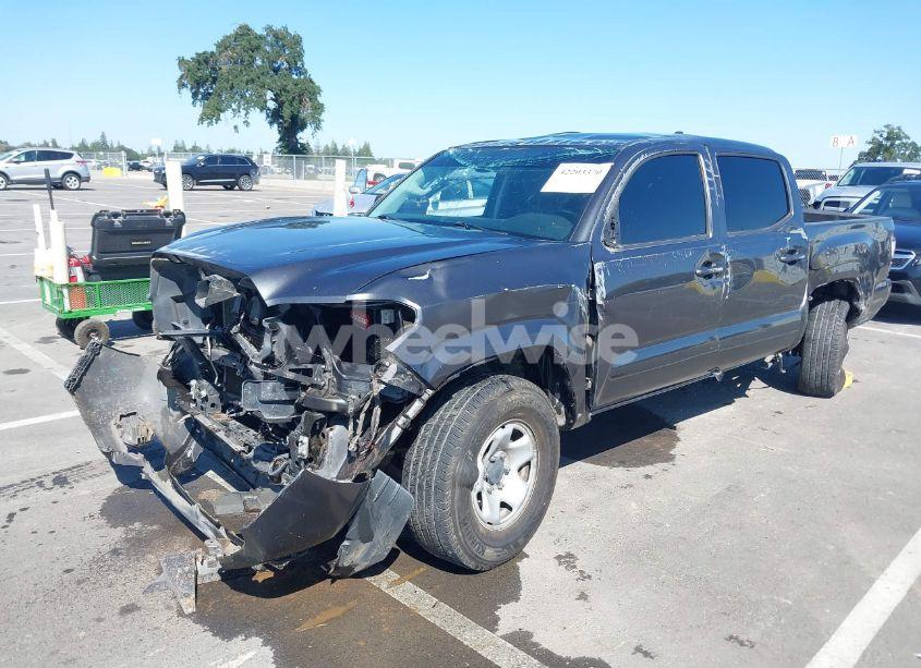 Photo 2 of 2019 Toyota Tacoma SR V6 (VIN 3TMCZ5AN1KM272891)