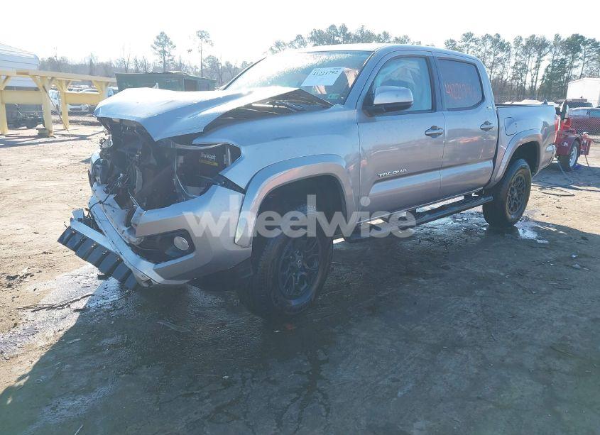 Photo 2 of 2020 Toyota Tacoma SR5 V6 (VIN 3TMCZ5AN1LM296965)