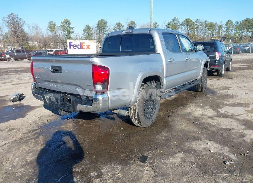 Photo 4 of 2020 Toyota Tacoma SR5 V6 (VIN 3TMCZ5AN1LM296965)