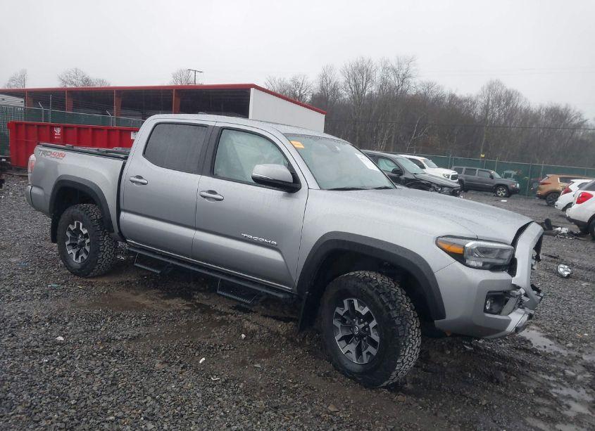 2020 Toyota Tacoma TRD OFF-ROAD (VIN 3TMCZ5AN1LM360194) main photo