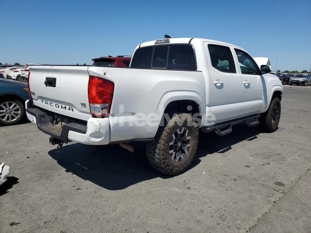 Photo 12 of 2021 TOYOTA TACOMA DOUBLE CAB (VIN 3TMCZ5AN1MM426986)