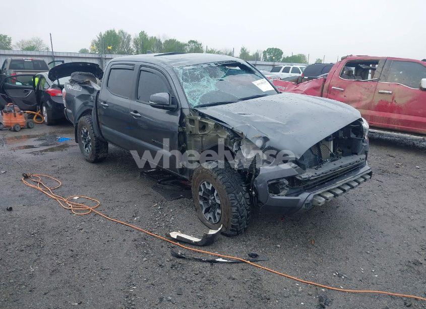 2022 Toyota Tacoma TRD OFF ROAD (VIN 3TMCZ5AN1NM476353) main photo