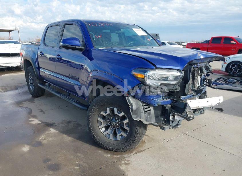 2022 Toyota Tacoma TRD OFF ROAD (VIN 3TMCZ5AN1NM527561) main photo