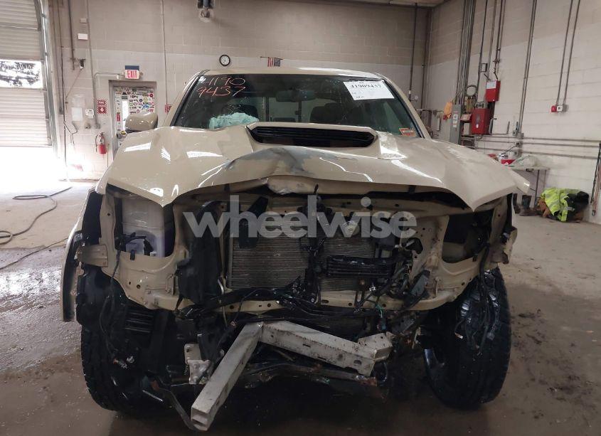 Photo 13 of 2016 Toyota Tacoma TRD SPORT (VIN 3TMCZ5AN2GM024348)