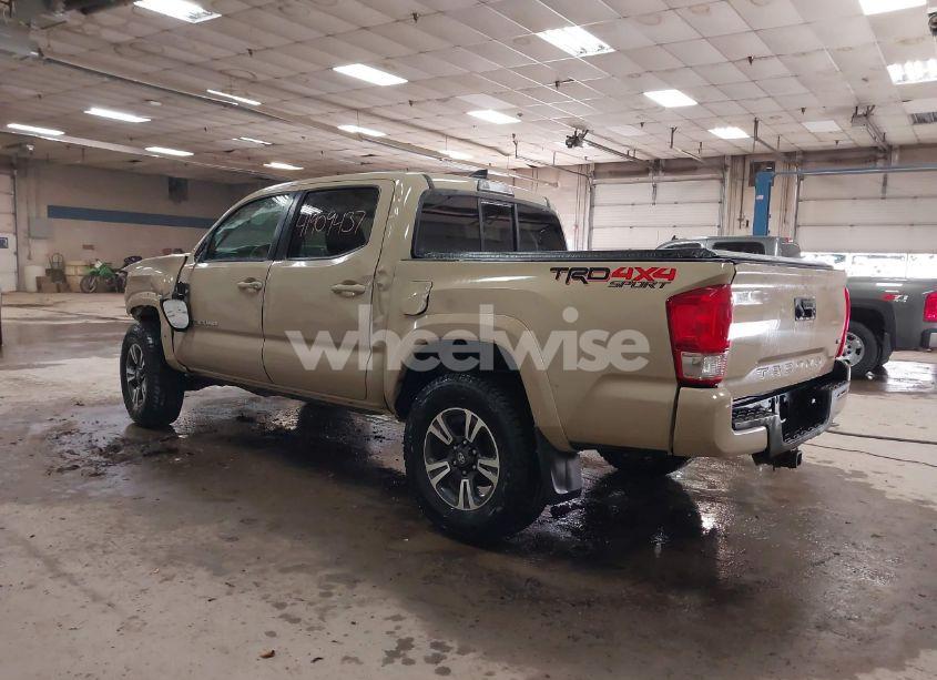 Photo 3 of 2016 Toyota Tacoma TRD SPORT (VIN 3TMCZ5AN2GM024348)