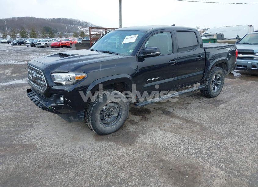 Photo 2 of 2016 Toyota Tacoma TRD SPORT (VIN 3TMCZ5AN2GM027945)