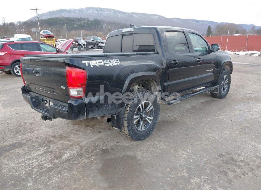 Photo 4 of 2016 Toyota Tacoma TRD SPORT (VIN 3TMCZ5AN2GM027945)