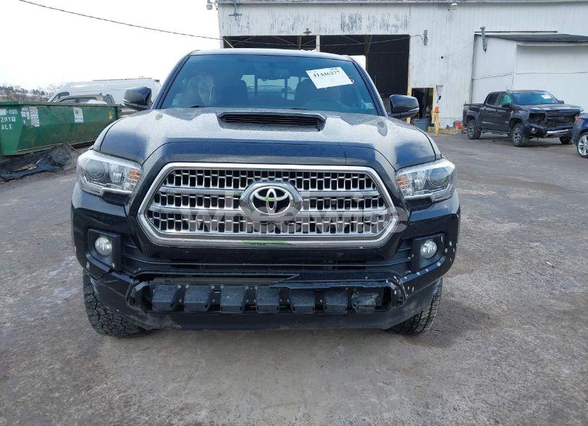 Photo 6 of 2016 Toyota Tacoma TRD SPORT (VIN 3TMCZ5AN2GM027945)
