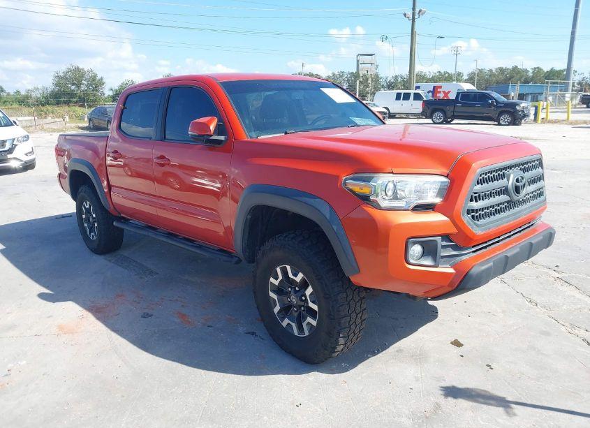 2017 Toyota Tacoma TRD OFF ROAD (VIN 3TMCZ5AN2HM067377) main photo