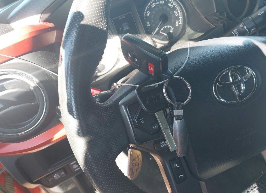 Photo 11 of 2017 Toyota Tacoma TRD OFF ROAD (VIN 3TMCZ5AN2HM067377)