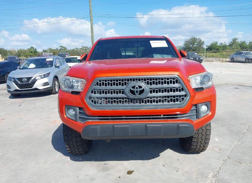 Photo 12 of 2017 Toyota Tacoma TRD OFF ROAD (VIN 3TMCZ5AN2HM067377)