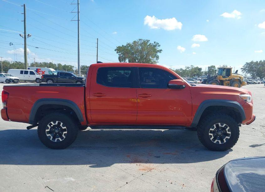 Photo 13 of 2017 Toyota Tacoma TRD OFF ROAD (VIN 3TMCZ5AN2HM067377)