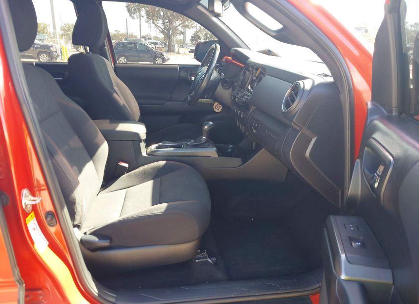 Photo 5 of 2017 Toyota Tacoma TRD OFF ROAD (VIN 3TMCZ5AN2HM067377)