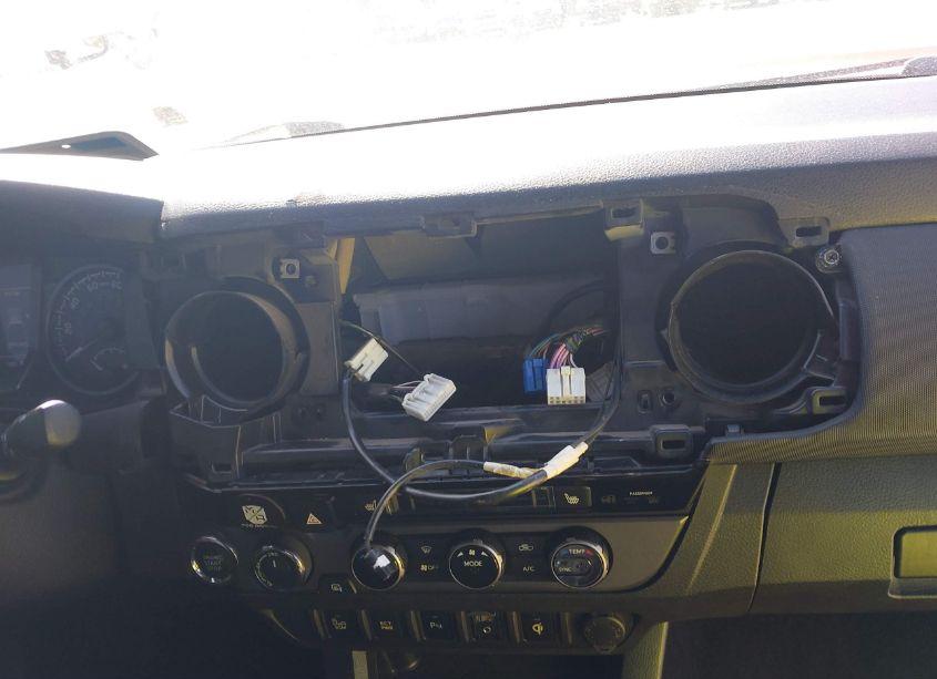 Photo 6 of 2017 Toyota Tacoma TRD OFF ROAD (VIN 3TMCZ5AN2HM067377)