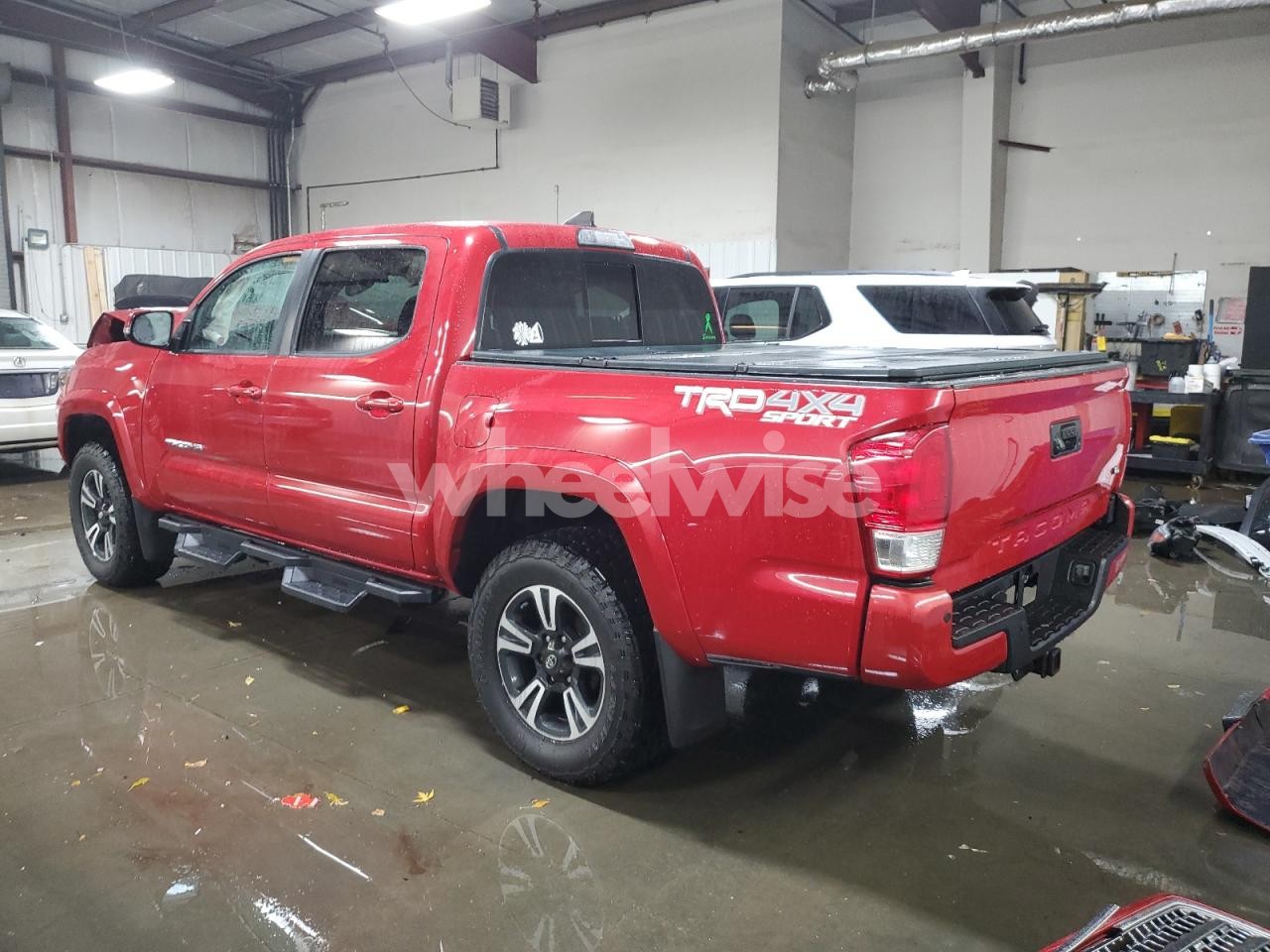 Photo 2 of 2017 TOYOTA TACOMA DOUBLE CAB (VIN 3TMCZ5AN2HM081117)
