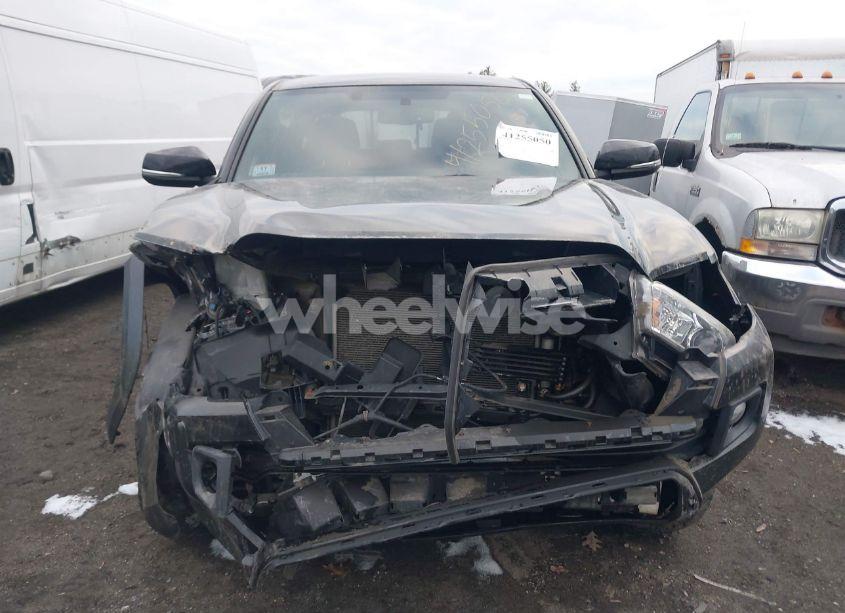 Photo 13 of 2017 Toyota Tacoma TRD OFF ROAD (VIN 3TMCZ5AN2HM098810)