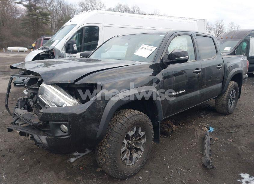 Photo 2 of 2017 Toyota Tacoma TRD OFF ROAD (VIN 3TMCZ5AN2HM098810)