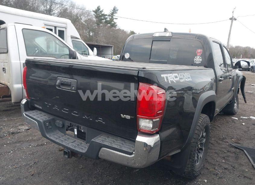 Photo 4 of 2017 Toyota Tacoma TRD OFF ROAD (VIN 3TMCZ5AN2HM098810)