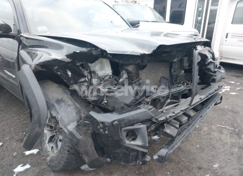 Photo 6 of 2017 Toyota Tacoma TRD OFF ROAD (VIN 3TMCZ5AN2HM098810)