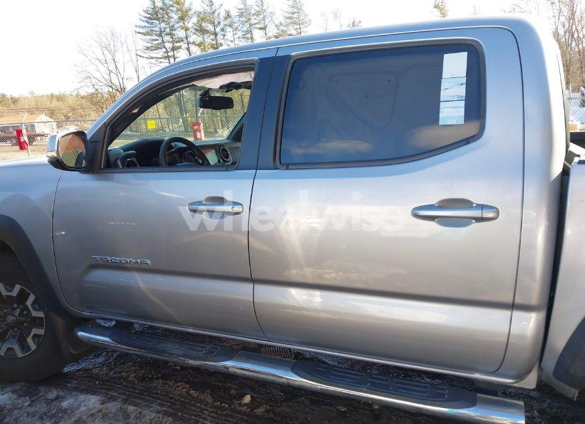 Photo 14 of 2017 Toyota Tacoma TRD OFF ROAD (VIN 3TMCZ5AN2HM102404)