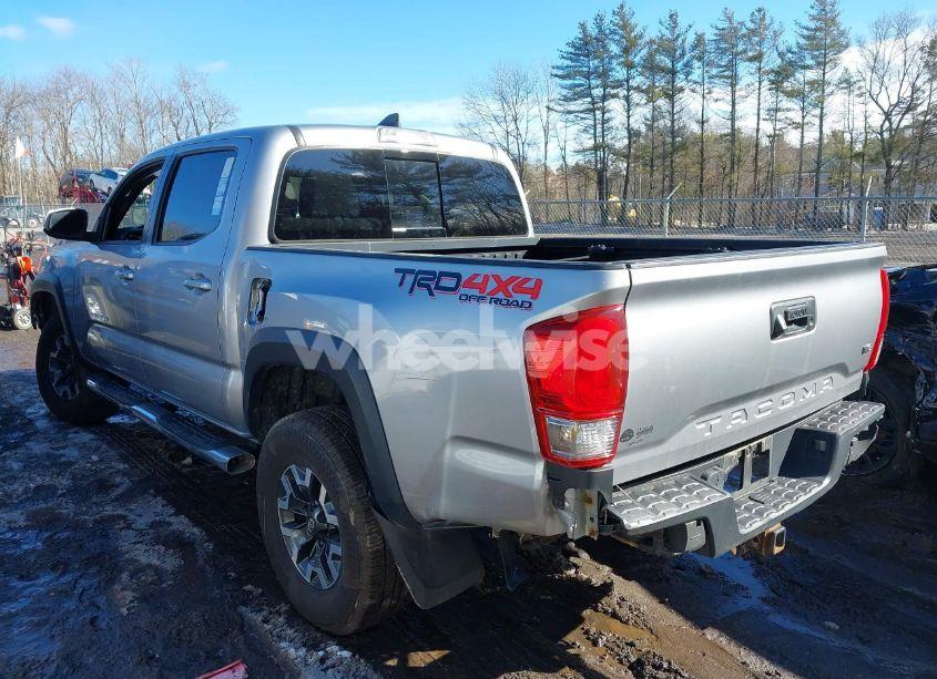 Photo 3 of 2017 Toyota Tacoma TRD OFF ROAD (VIN 3TMCZ5AN2HM102404)
