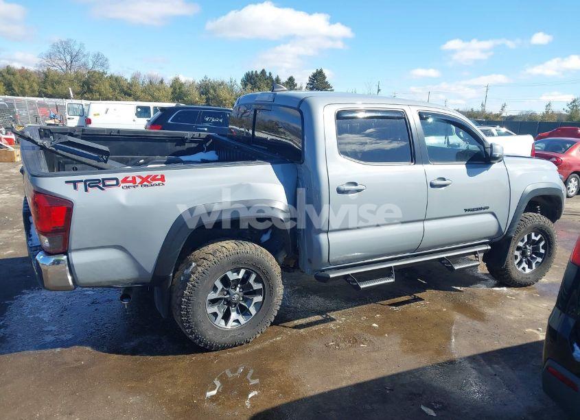 Photo 13 of 2018 Toyota Tacoma DBL CAB/SR/TRDSPT/OR/PRO (VIN 3TMCZ5AN2JM162169)