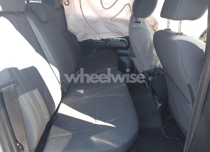 Photo 8 of 2018 Toyota Tacoma DBL CAB/SR/TRDSPT/OR/PRO (VIN 3TMCZ5AN2JM162169)