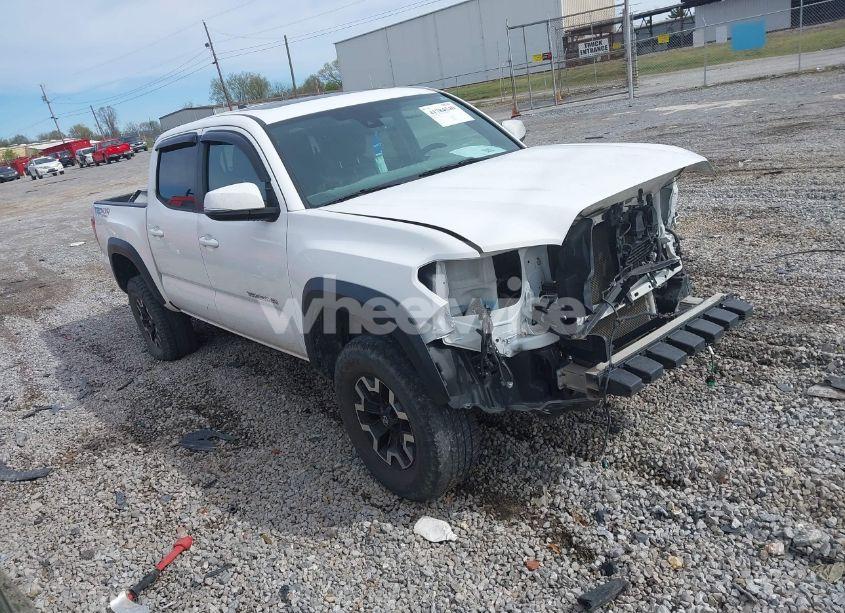2018 Toyota Tacoma TRD OFF ROAD (VIN 3TMCZ5AN2JM171647) main photo