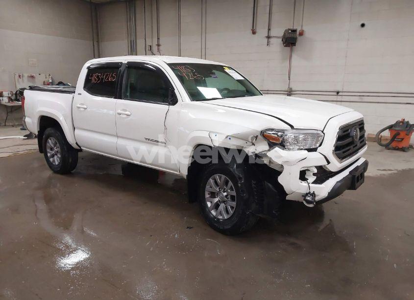 2019 Toyota Tacoma SR5 V6 (VIN 3TMCZ5AN2KM189373) main photo