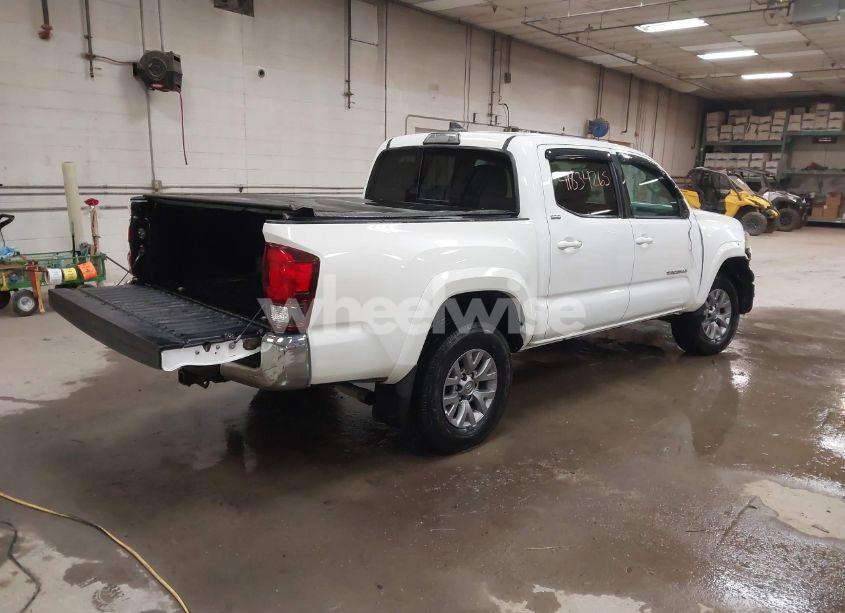 Photo 4 of 2019 Toyota Tacoma SR5 V6 (VIN 3TMCZ5AN2KM189373)