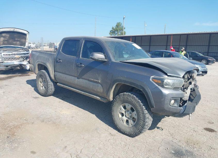 2019 Toyota Tacoma TRD OFF ROAD (VIN 3TMCZ5AN2KM238099) main photo