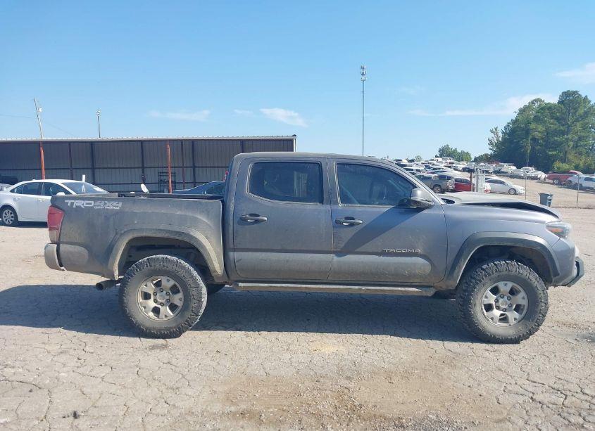 Photo 13 of 2019 Toyota Tacoma TRD OFF ROAD (VIN 3TMCZ5AN2KM238099)