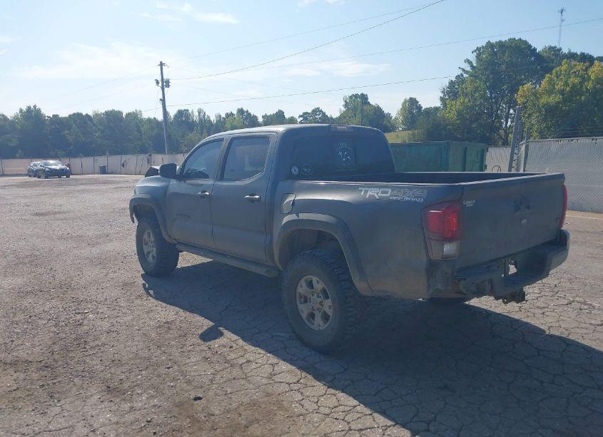 Photo 3 of 2019 Toyota Tacoma TRD OFF ROAD (VIN 3TMCZ5AN2KM238099)