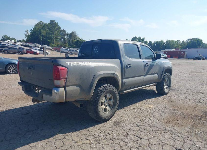 Photo 4 of 2019 Toyota Tacoma TRD OFF ROAD (VIN 3TMCZ5AN2KM238099)