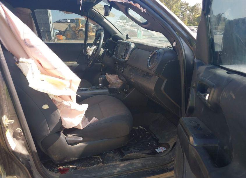 Photo 5 of 2019 Toyota Tacoma TRD OFF ROAD (VIN 3TMCZ5AN2KM238099)