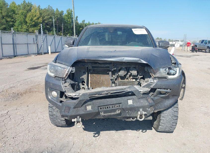 Photo 6 of 2019 Toyota Tacoma TRD OFF ROAD (VIN 3TMCZ5AN2KM238099)