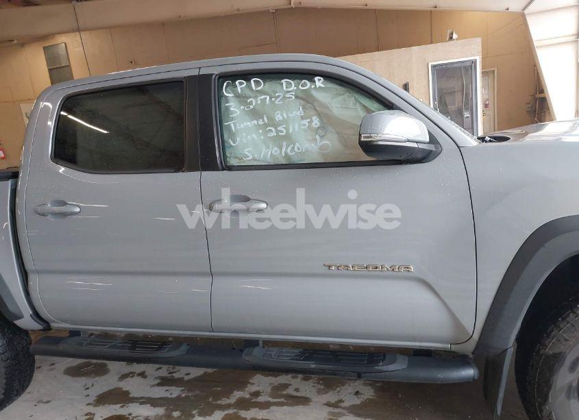 Photo 13 of 2019 Toyota Tacoma TRD OFF ROAD (VIN 3TMCZ5AN2KM251158)