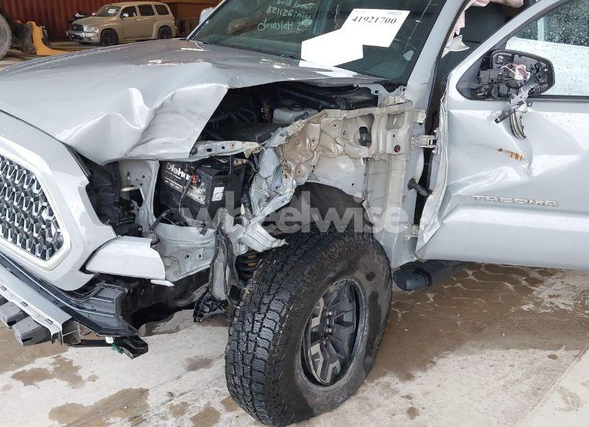 Photo 6 of 2019 Toyota Tacoma TRD OFF ROAD (VIN 3TMCZ5AN2KM251158)