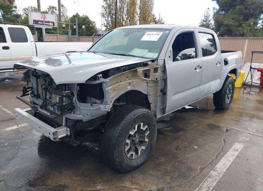 Photo 2 of 2020 Toyota Tacoma TRD OFF-ROAD (VIN 3TMCZ5AN2LM325843)
