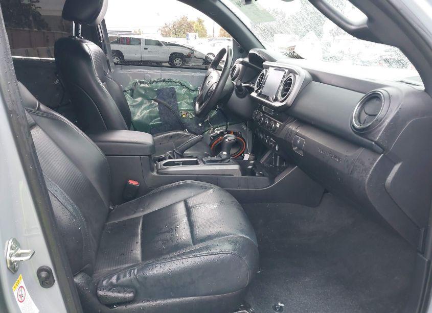 Photo 5 of 2020 Toyota Tacoma TRD OFF-ROAD (VIN 3TMCZ5AN2LM325843)