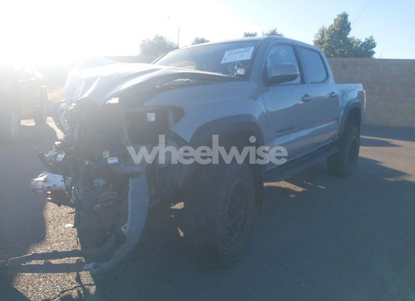 Photo 2 of 2021 Toyota Tacoma TRD OFF-ROAD (VIN 3TMCZ5AN2MM396431)