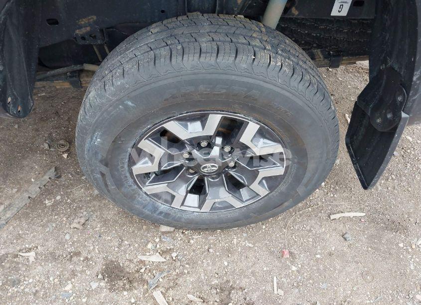 Photo 18 of 2021 Toyota Tacoma TRD OFF-ROAD (VIN 3TMCZ5AN2MM406293)