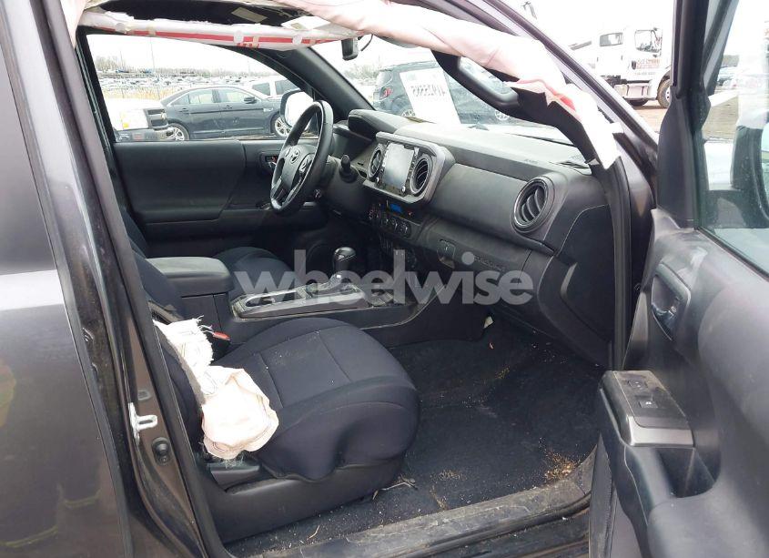 Photo 5 of 2021 Toyota Tacoma TRD OFF-ROAD (VIN 3TMCZ5AN2MM406293)