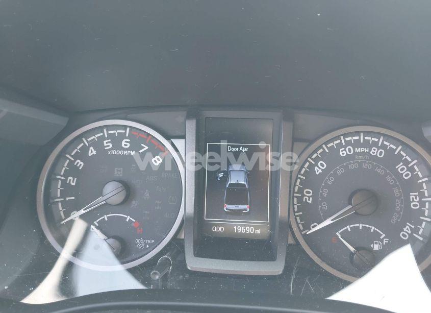 Photo 15 of 2022 Toyota Tacoma TRD OFF ROAD (VIN 3TMCZ5AN2NM455687)